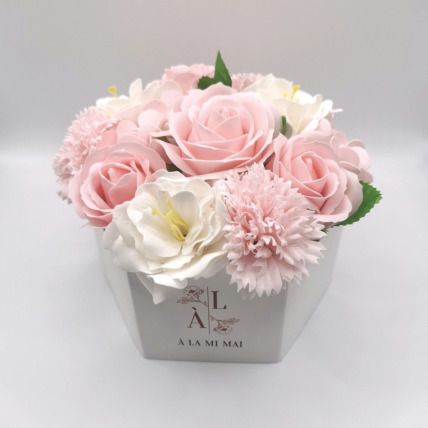 " Composition "à la mi mai" rose et blanc"