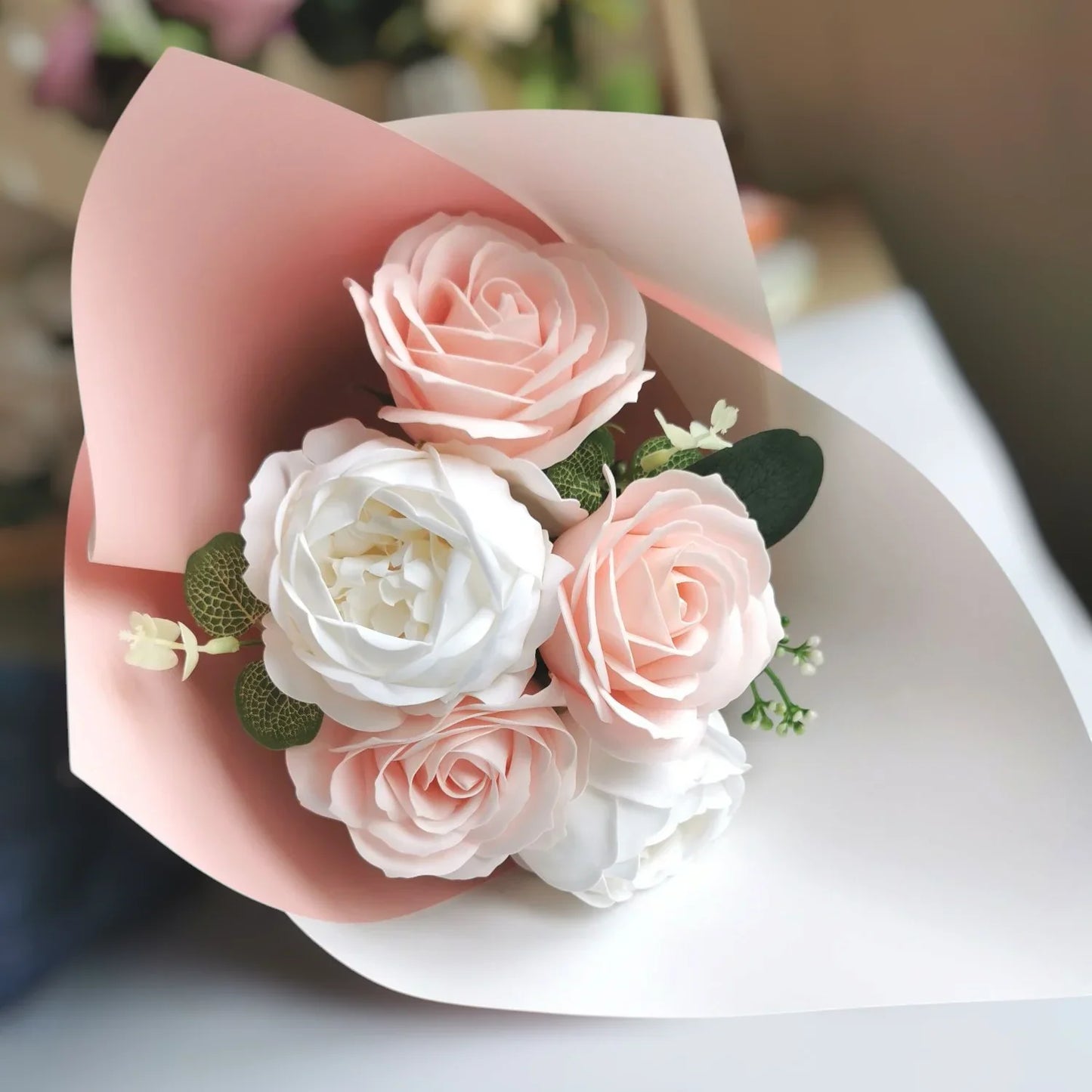 cadeau pour femme, cadeau pour homme, anniversaire, rose éternelle, fleurs de savon, cadeau original, cadeau chic, cadeau pour mariage, cadeau de naissance, cadeau pour jeune fille, rose, pivoine, cadeau tendance pas cher, cadeau chic, cadeau élégant pour femme, cadeau pour Noël, cadeau pour fête des mères, cadeau bonne fête mamie, cadeau fête des grands mères, cadeau pour maîtresse, cadeau pour mariage, cadeau original, fleurs de savon, cadeau saint_valentin