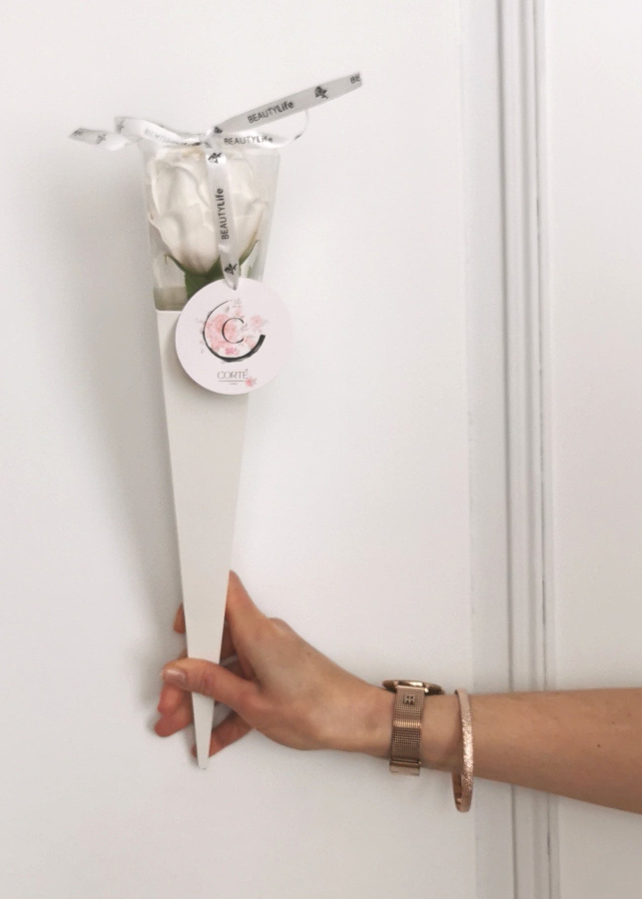 pivoine blanche, offrir des fleurs, fleurs de savon