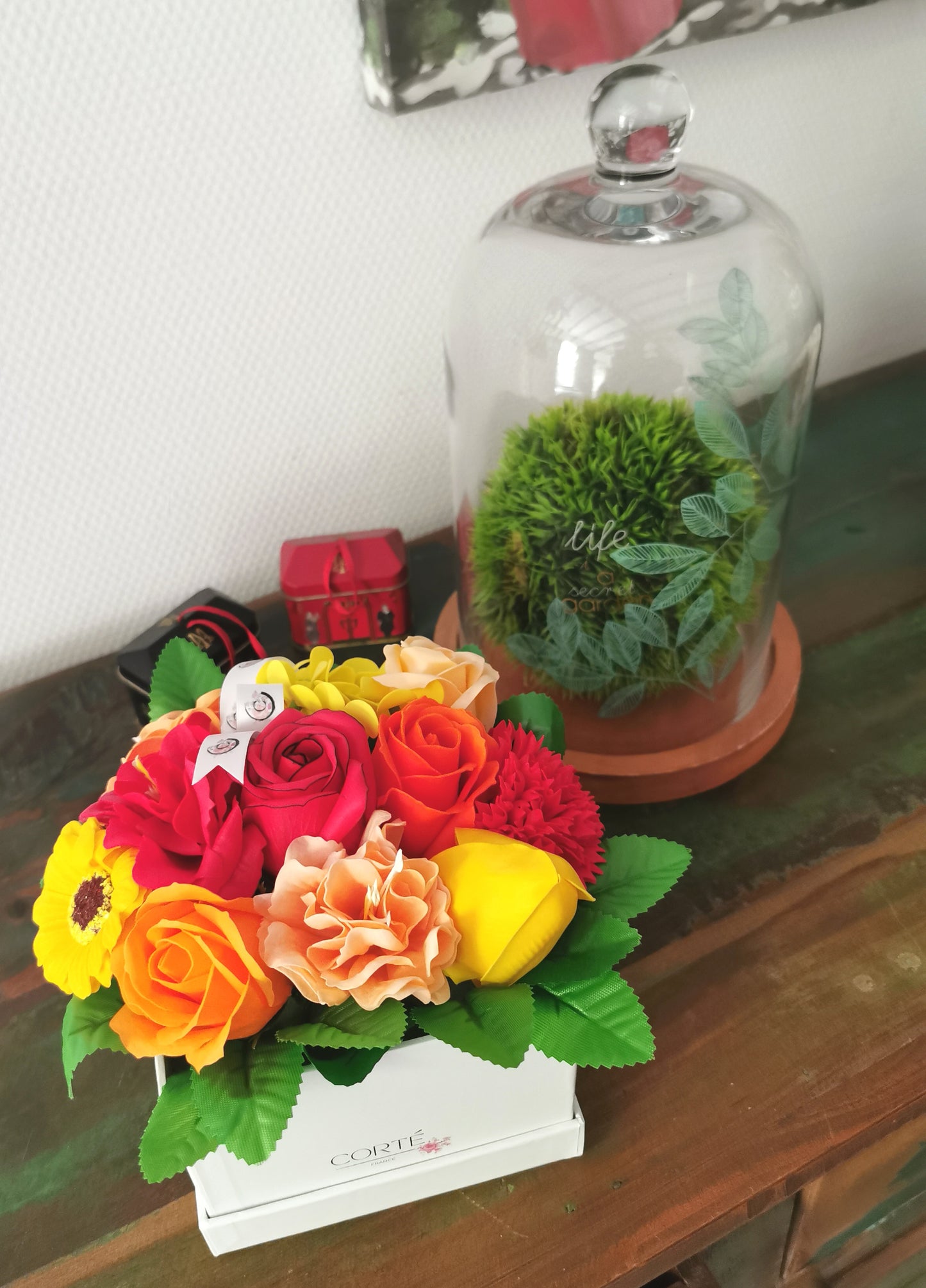 Composition Timothé, fleurs de savon variées ( rose, tulipe, hortensia...)