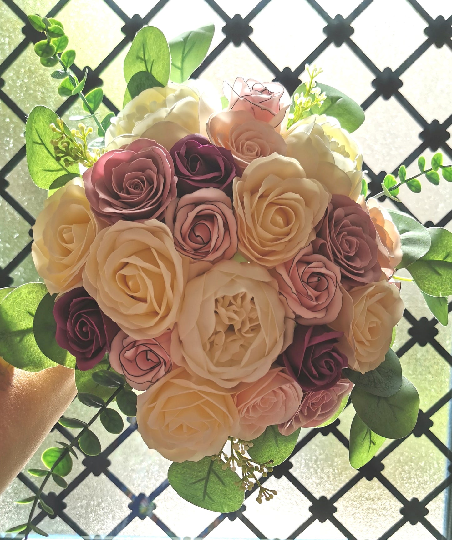 "Bouquet de fleurs de savon (J'adore) , pivoines et roses, taille unique"