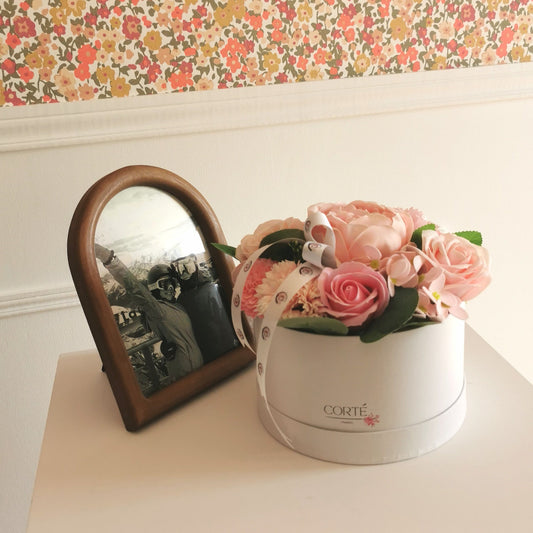 Corté France, spécialiste en fleurs de savon, composition chic et élégante pour femme