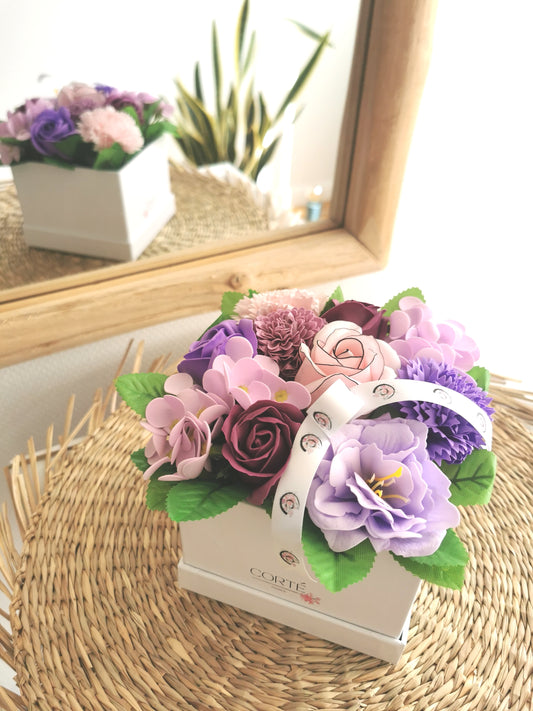 Composition Leïla, fleurs de savon variées ( rose, tulipe, hortensia...)