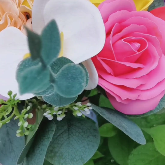 Bouquet de fleurs de savon coloré, édition limitée. Corté France