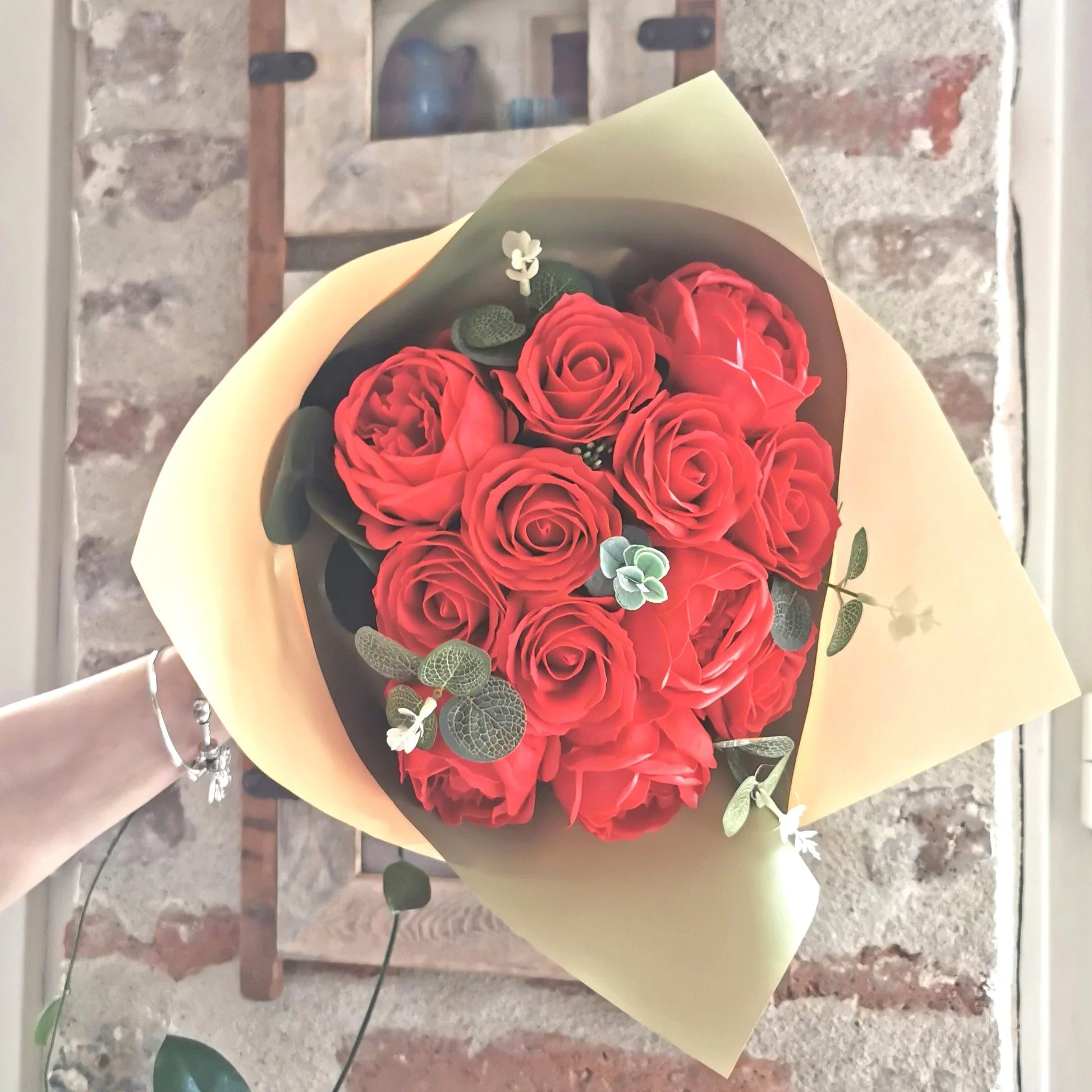 Bouquet de roses rouges, passion, amour, cadeau pour femme, Corté France